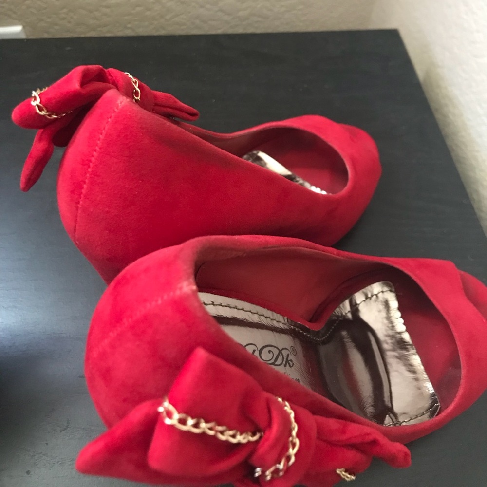 Red Lillie Velvet Heels by DbDk Fashion Size 7 - Picture 7 of 7
